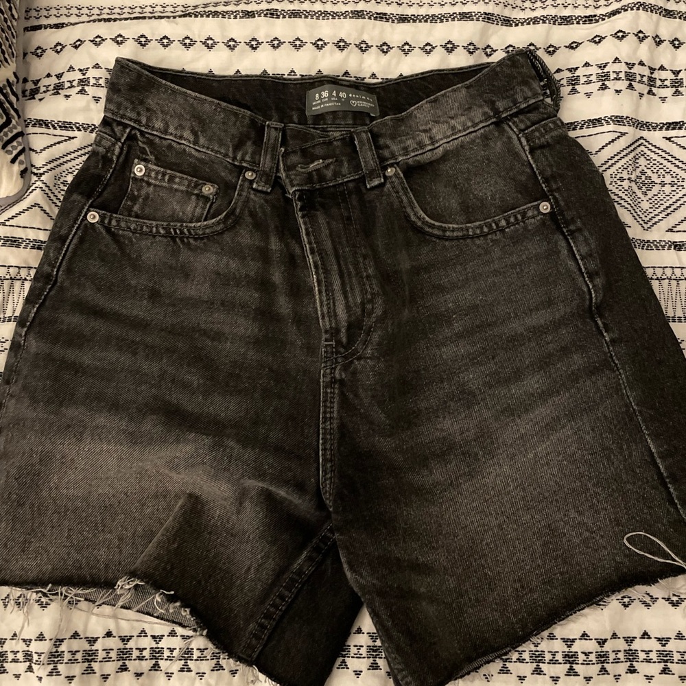 Black boyfriend shorts